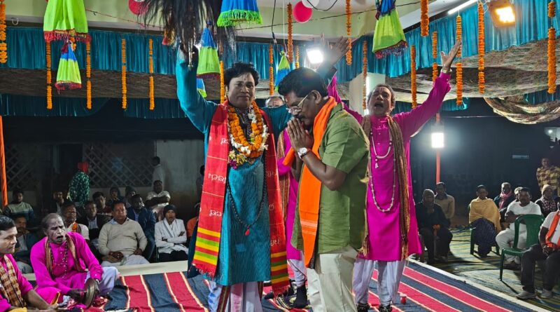 କାଶିବେଡା ଗ୍ରାମରେ ୪୪ ତମ ବାଦ ପାଲା, ପାଲା ପ୍ରେମୀ ଙ୍କୁ ଉତ୍ସାହିତ କଲେ କେନ୍ଦୁଝର ସାଂସଦ