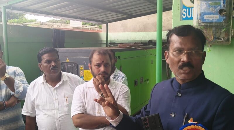 ସ୍ୱାଧୀନତା ଦିବସରେ ପୁରୁଷୋତ୍ତମପୁର ବିଜ୍ଞାପିତ ଅଞ୍ଚଳ ପରିଷଦ ମୁଖ୍ୟ ଗେଟ ରେ ତାଲା ପକାଇଲେ କାଉନସିଲର ମାନେ